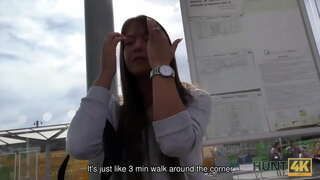 HUNT4K. Богат човек може да се купи тесни тинејџерски вагината и вежба неа и сите долг ден