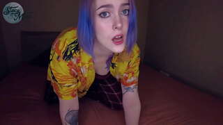 Stacy Maan spanks haar groot wit gat til sy kan nie neem nie meer