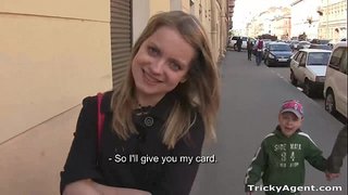 Слабо Агент - пичката е влажно и тесни