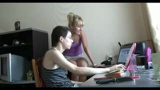 Ja sitten kaveri ottaa hänen nuppi