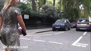 Sexy sex blond Ashley Ruiters buite ekshibisionisme en amateur tiener babe