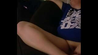 Күйеуі әйелінің бөлмеде ойнап жатқанын жазып алады