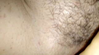 Fucked ny vadiko ao amin'ny boriky, ary ny rantsan-tànany ao amin'ny pussy. Isika pussy vita.