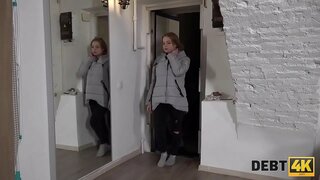 DEBT4k. 赤ちゃんがいないの支払債務の大きなおっぱいのでコレクタしゃく