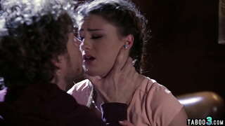 Speurder bestel tewe te bevredig hom tronk te vermy