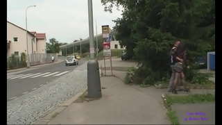 נעמען אַ יונג אַנאַל צו באַרען אונטער אַ בריק אין אַ ציבור פּאַרק